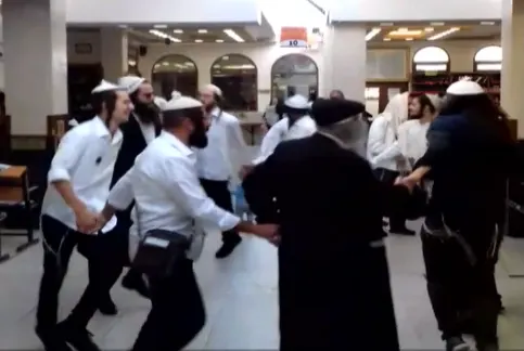 חסידים באומן