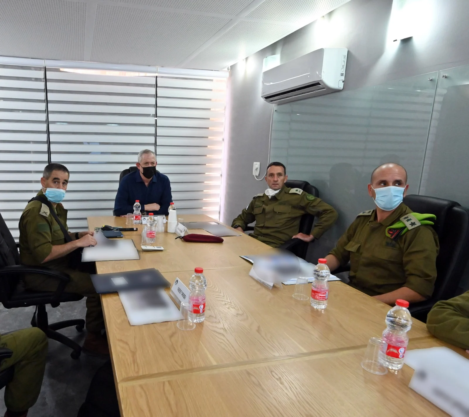 שר הביטחון בני גנץ בביקור באוגדת עזה