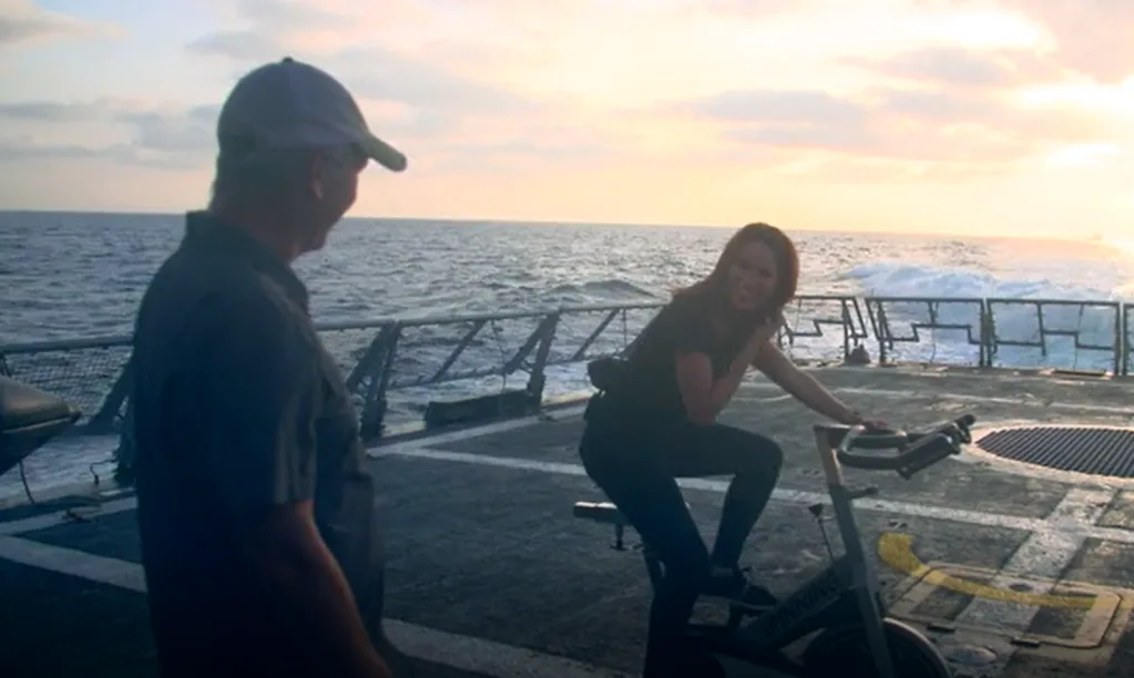 הילה קורח ואלון בן דוד על ספינת סער 5 של חיל הים