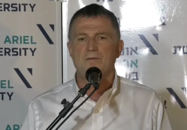 יולי אדלשטיין