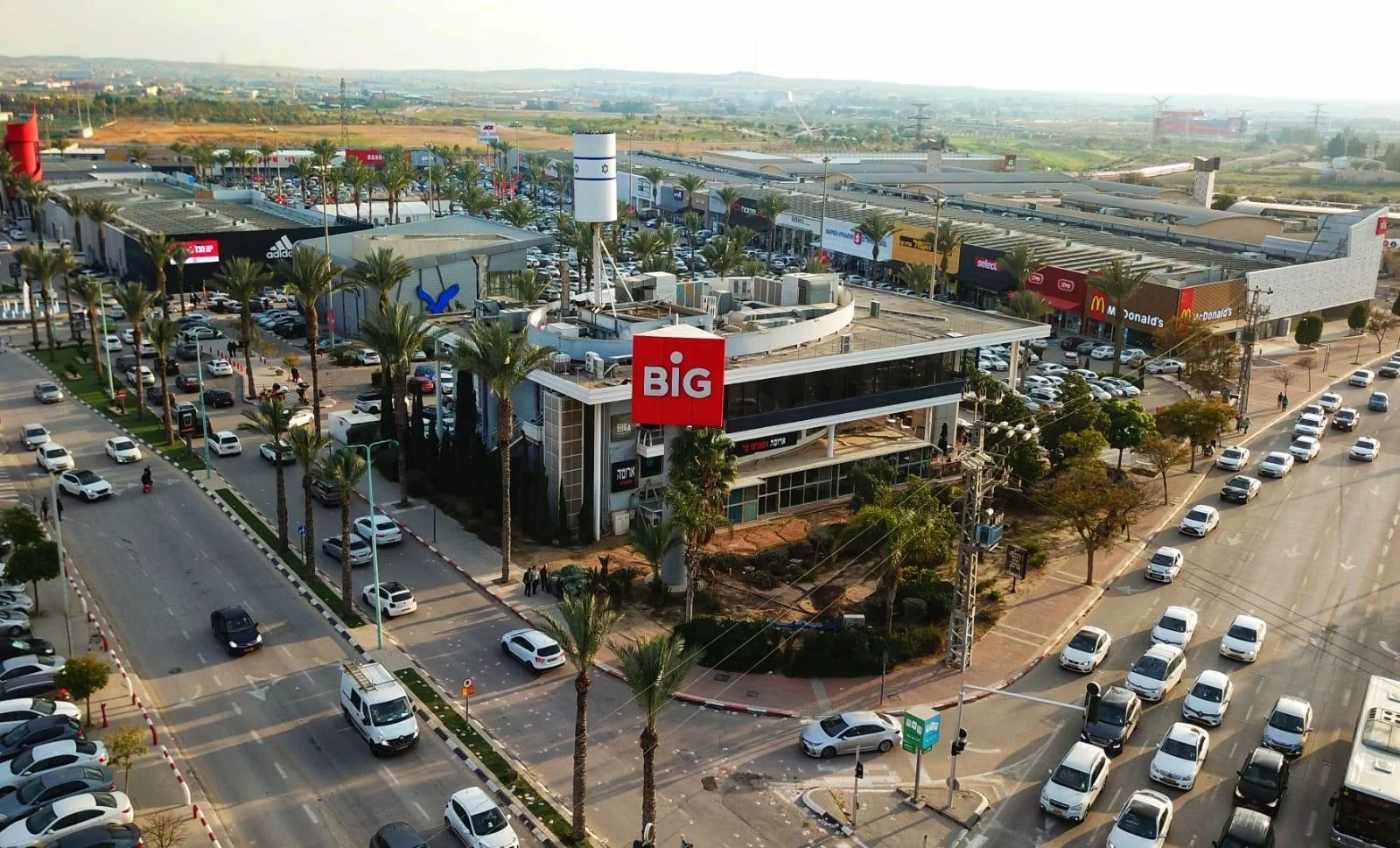 מרכז קניות ביג