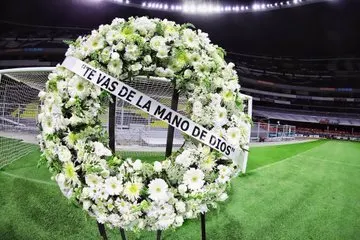 נפרדים מדייגו מראדונה