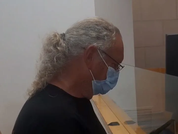 אריה שיף, תושב ערד שירה למוות באדם שפרץ לרכבו