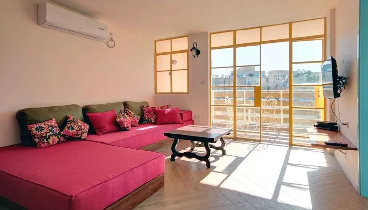 גולדה ואקיישן רנטאלס