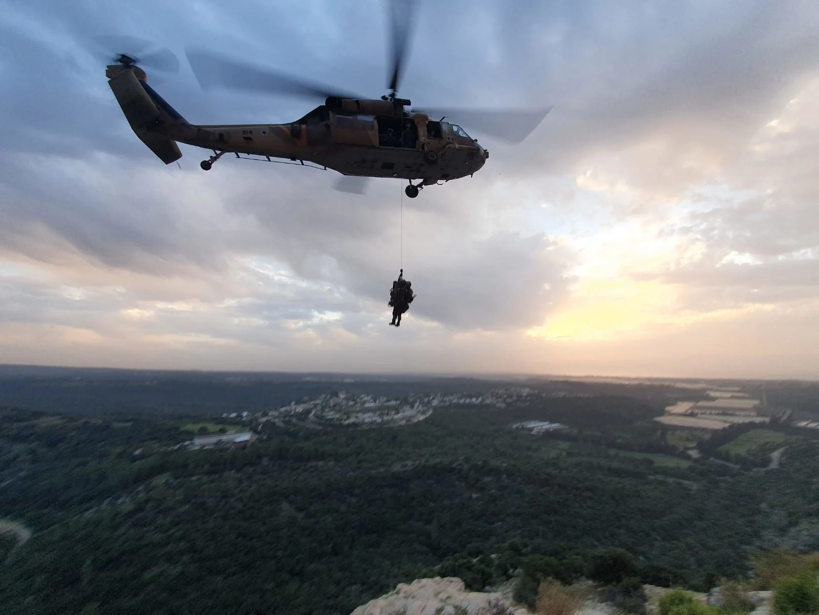 מסוק חילוץ שפינה נערה בת 14 שנפלה מגובה בגליל המערבי