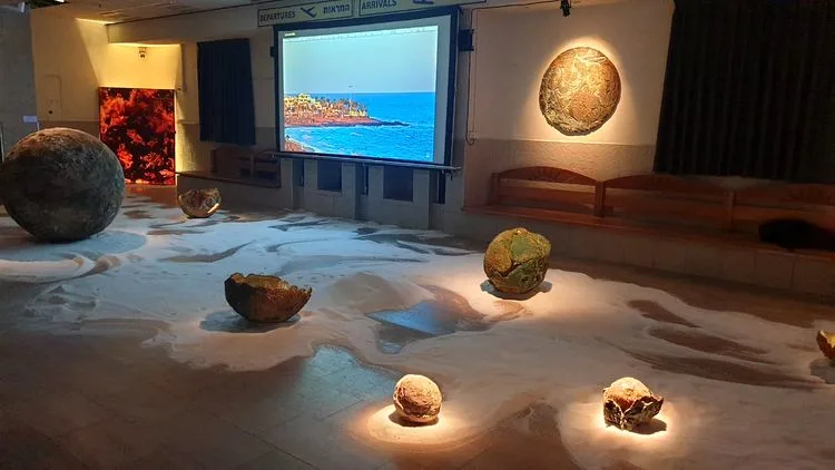 תערוכת Terminal chapter