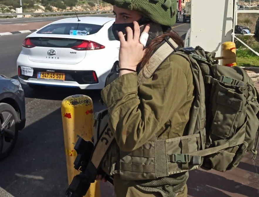לוחמת פיקוד העורף רב״ט ליאן הרוש, סיכלה פיגוע דקירה סמוך לאריאל