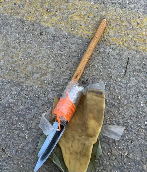 הסכין שברשותו ניסה המחבל לפגע בחייל בצומת גוש עציון