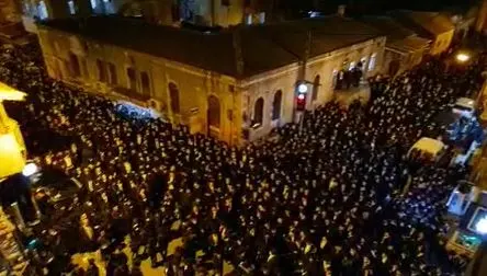 לוייה המונית בירושלים