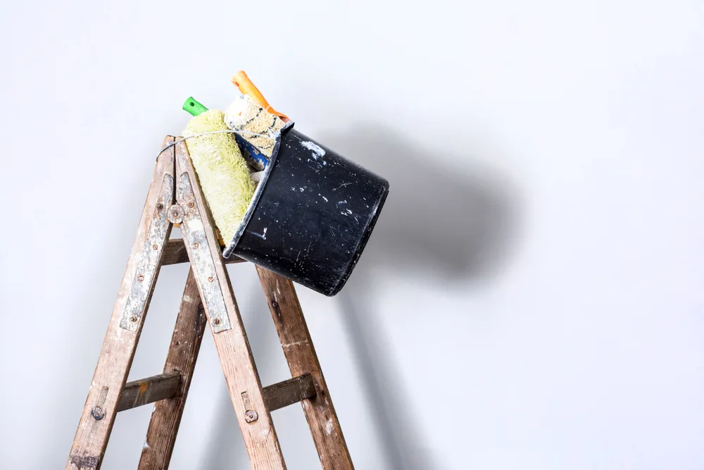 Ladder,and,paints