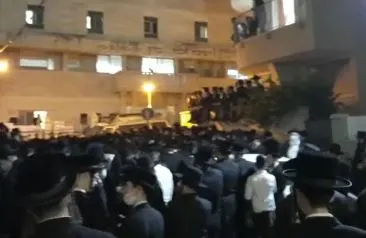 הלוויה המונית בבני ברק