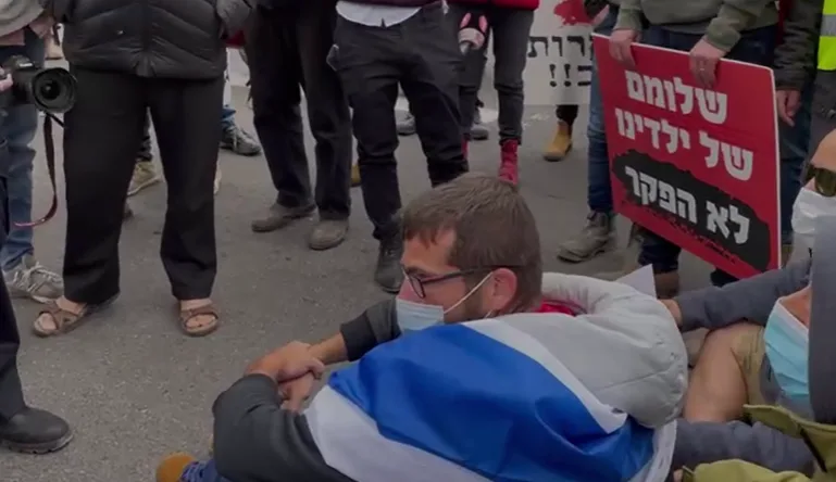 תושבי הנגב מפגינים בעקבות מעשה הסדום בבת ה-10