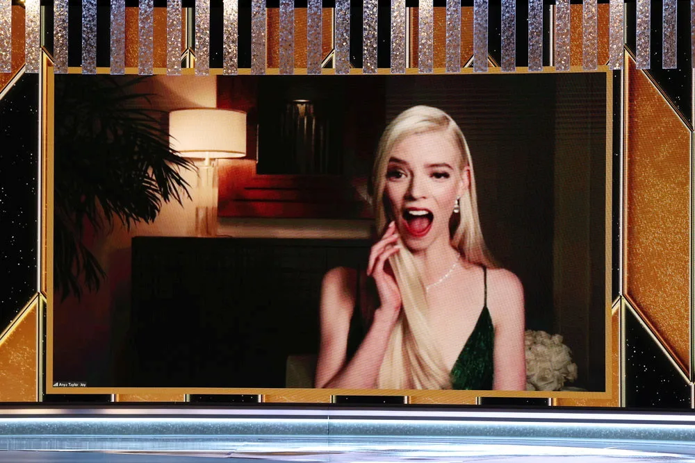 אנה טיילור ג'וי מקבלת את פרס השחקנית הטובה ביותר בגלובוס הזהב