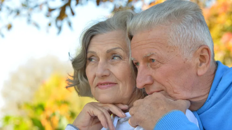 זוג מבוגרים