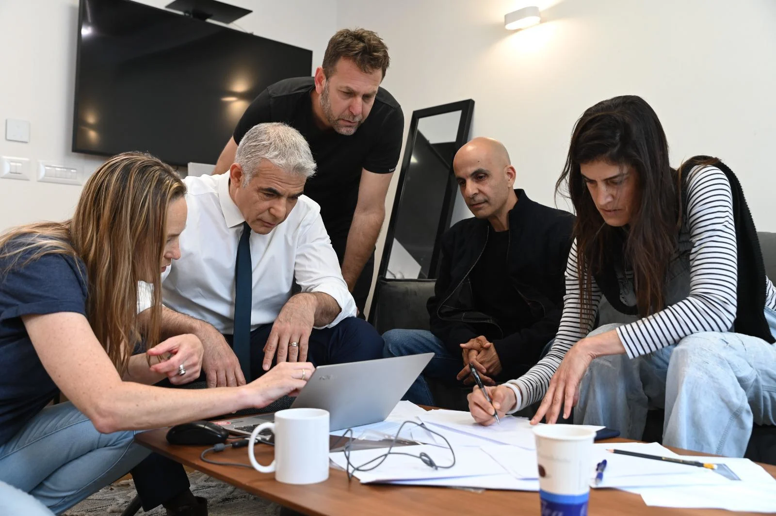 יאיר לפיד מתכונן לעימות