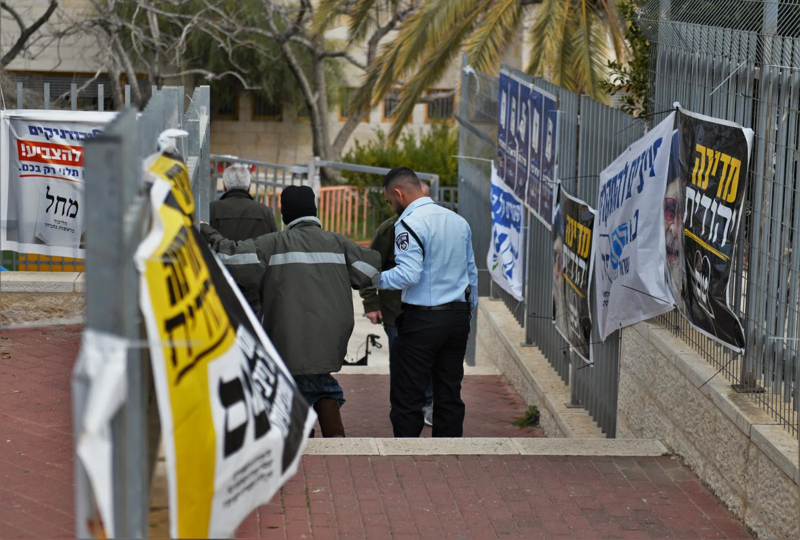 משטרה, בחירות, קלפי, שוטרים, שוטר