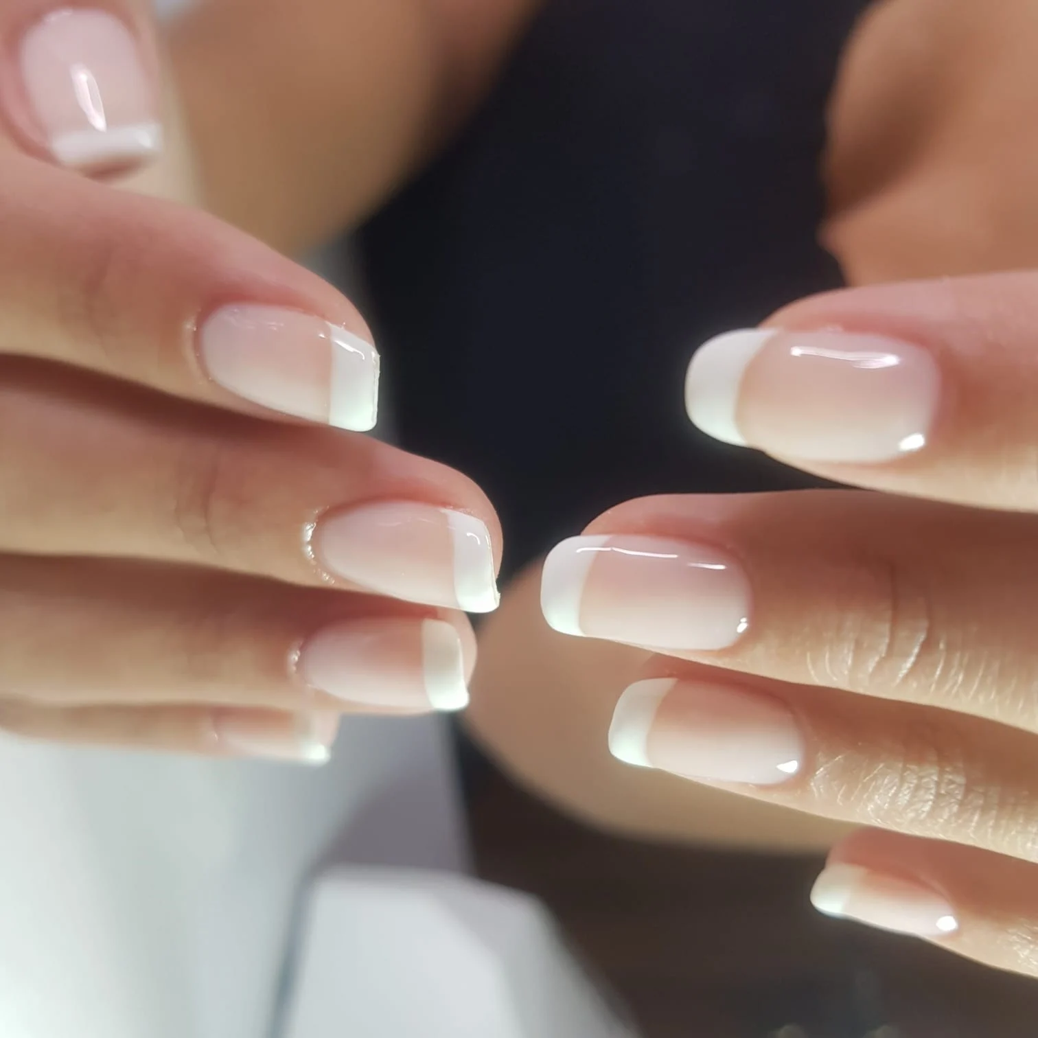 מסייעת לציפורניים טבעיות להיות חזקות ומטופחות, רחלי אסתטיקה ויופי