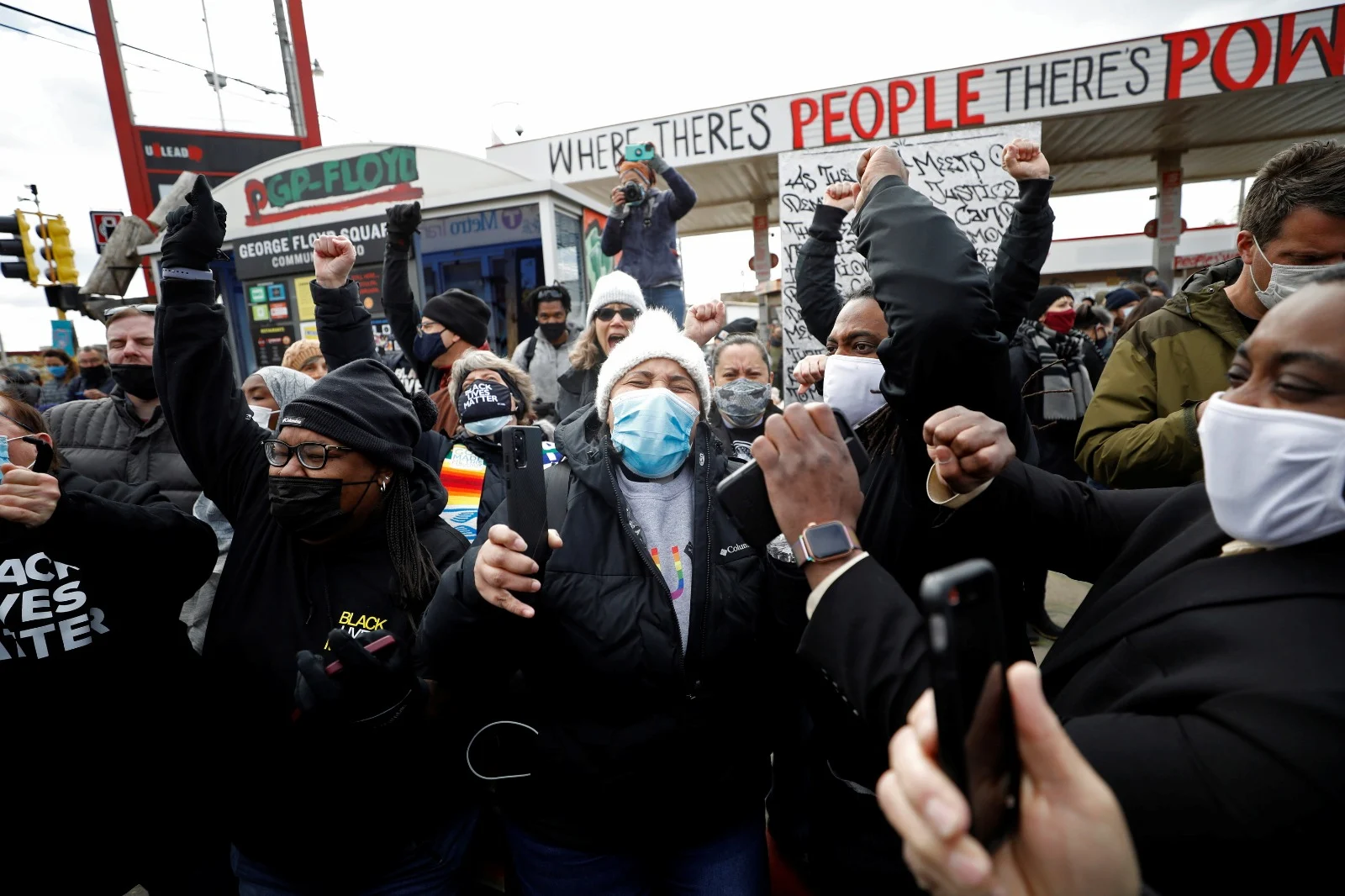 שמחה במיניאפוליס לאחר הקראת פסק הדין