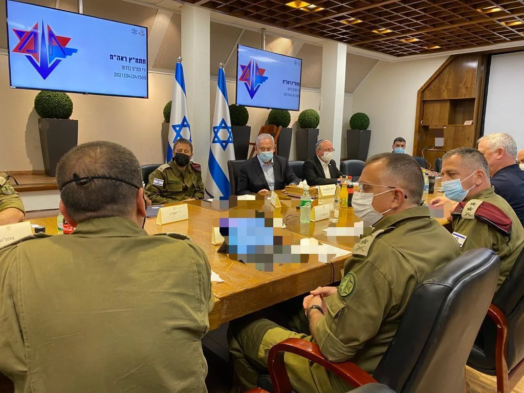 דיונים ביטחוניים בקריה בהשתתפות ראש הממשלה נתניהו, רב אלוף אביב כוכבי ובכירים נוספים