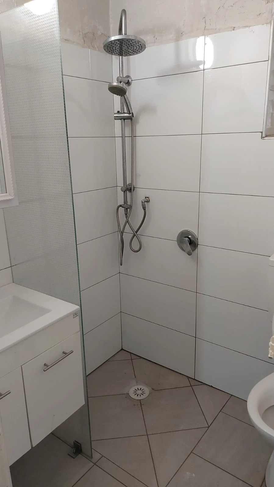 ע. שושני שירותי אינסטלציה ושיפוצים