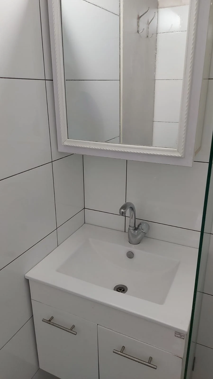 ע. שושני שירותי אינסטלציה ושיפוצים