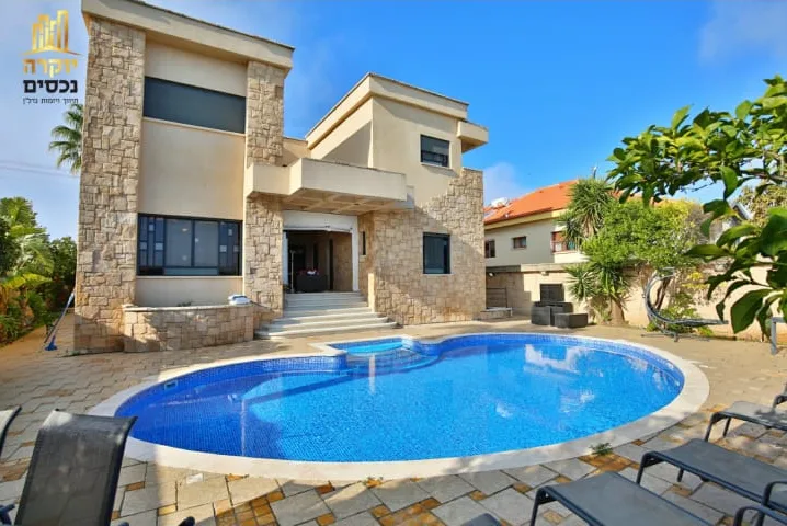 נכס בבלעדיות של יוקרה נכסים