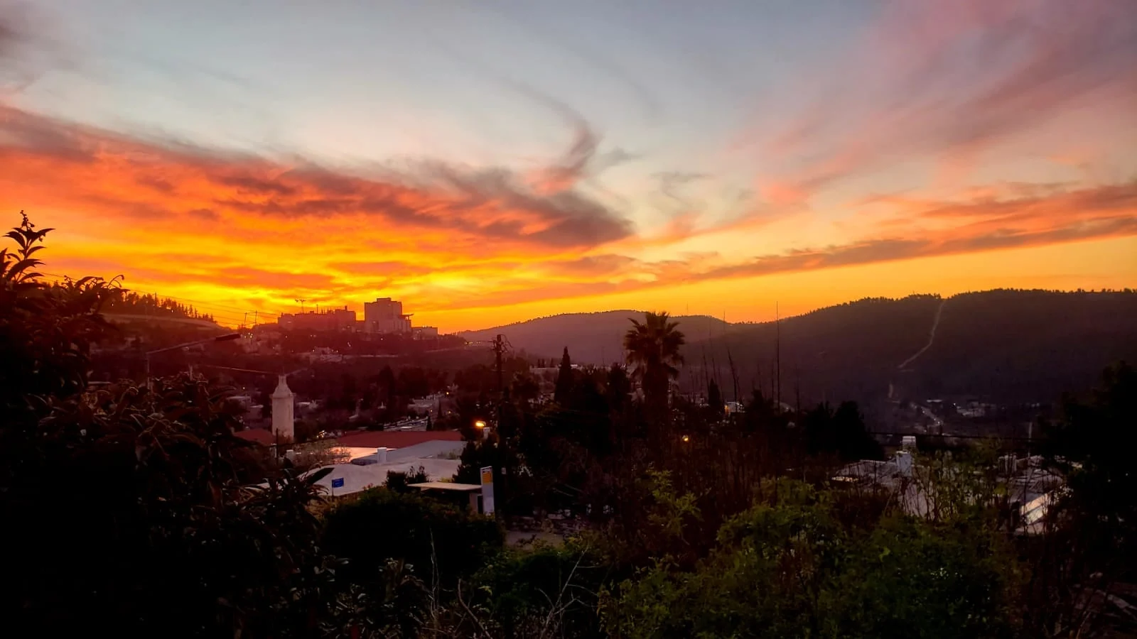 148759098 10157558517215826 59