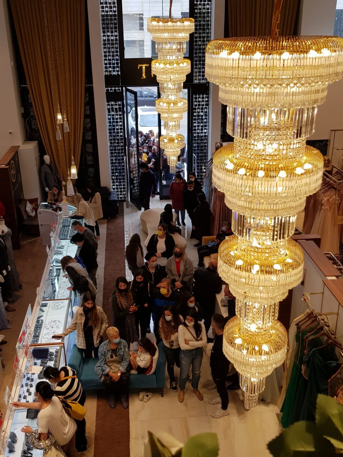 צילום החנות מלמעלה T&E