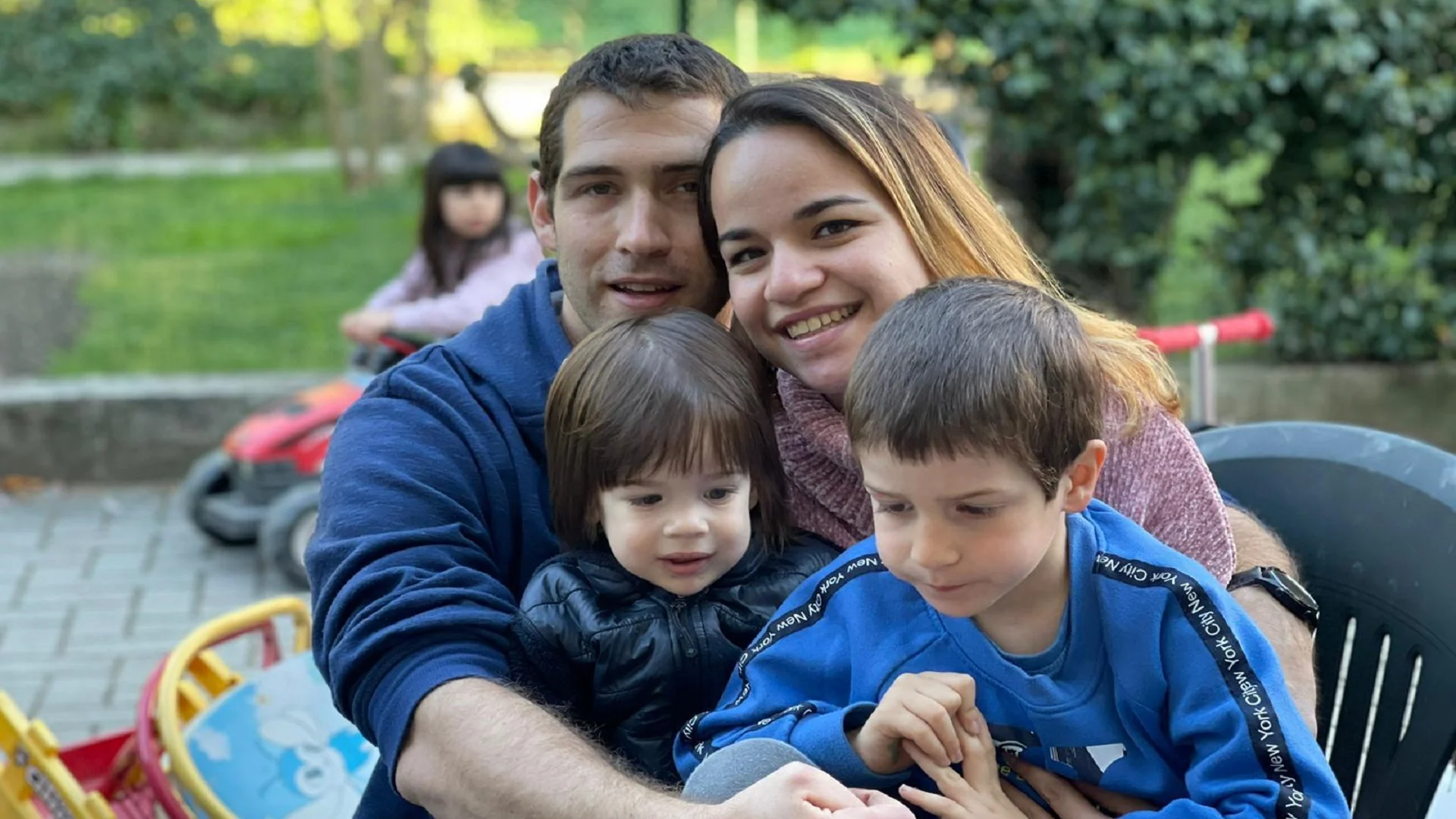 ההרוגים באסון בהרי האלפים, עמית בירן וטל פלג-בירן עם בנם תום ואיתן, שנפצע קשה, רכבל