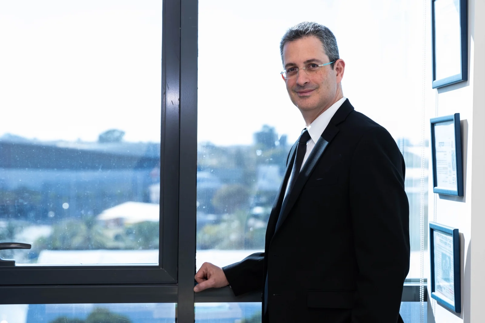 עורך דין אלי אנושי