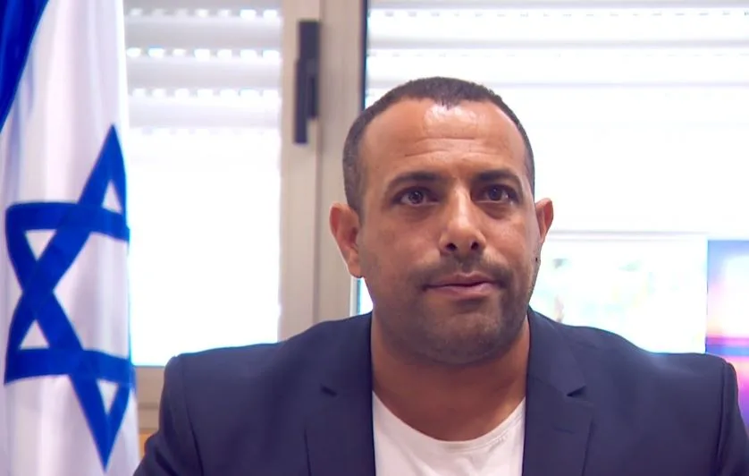 אביר קארה