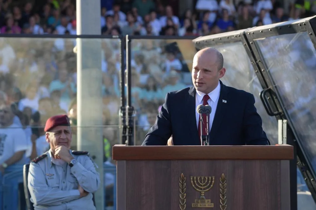 ראש הממשלה נפתלי בנט בטקס סיום קורס קצינים בבה''ד 1