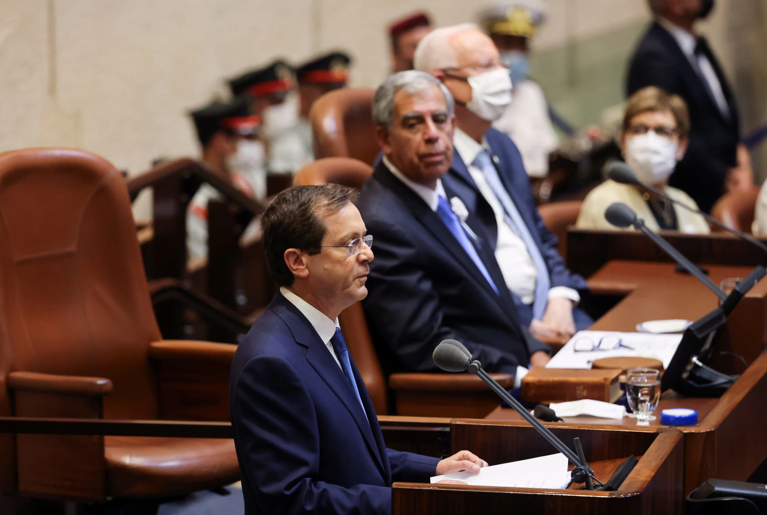 יצחק הרצוג