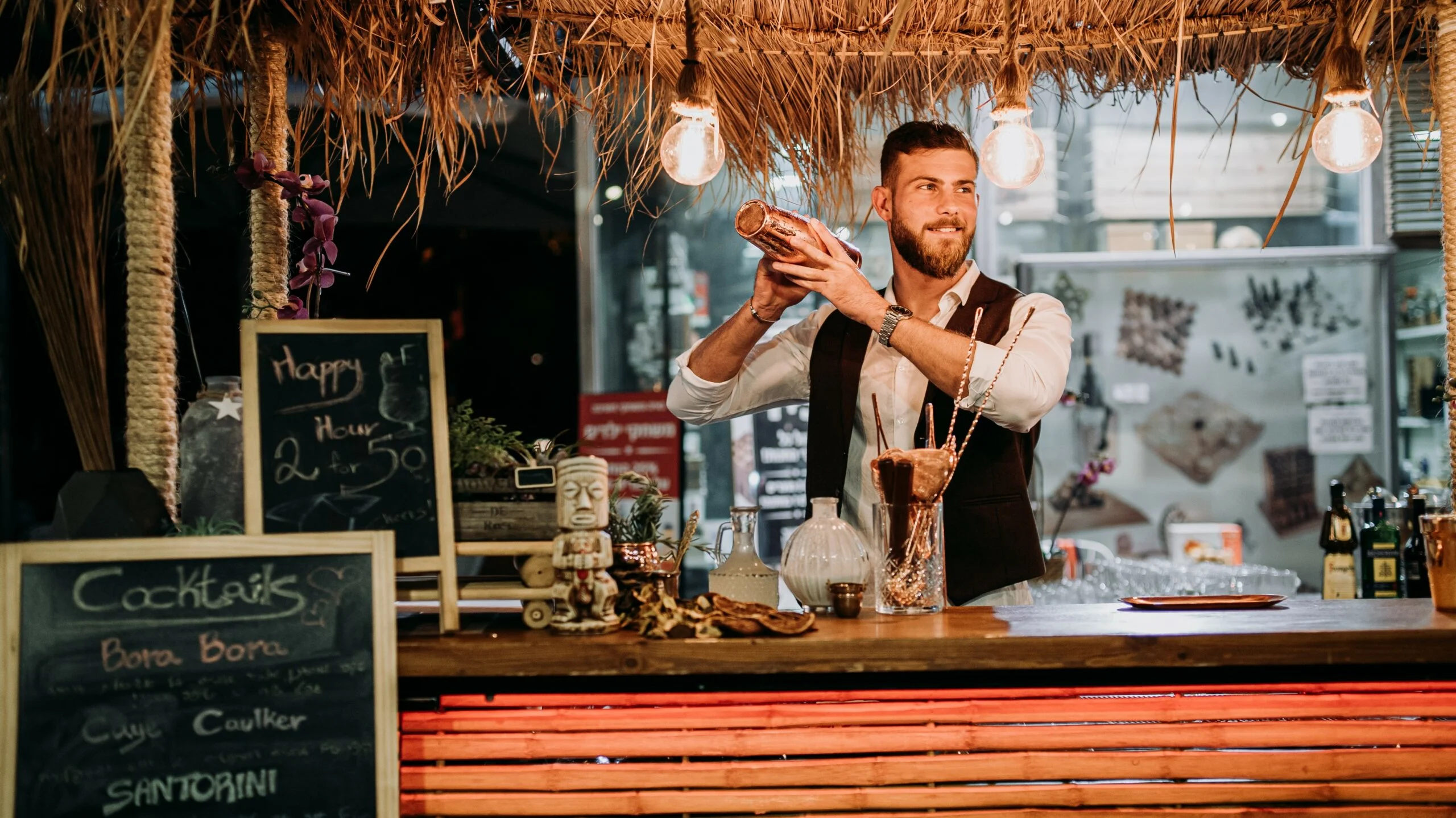 Fruit & Cheers פרוט אנד צ'יר