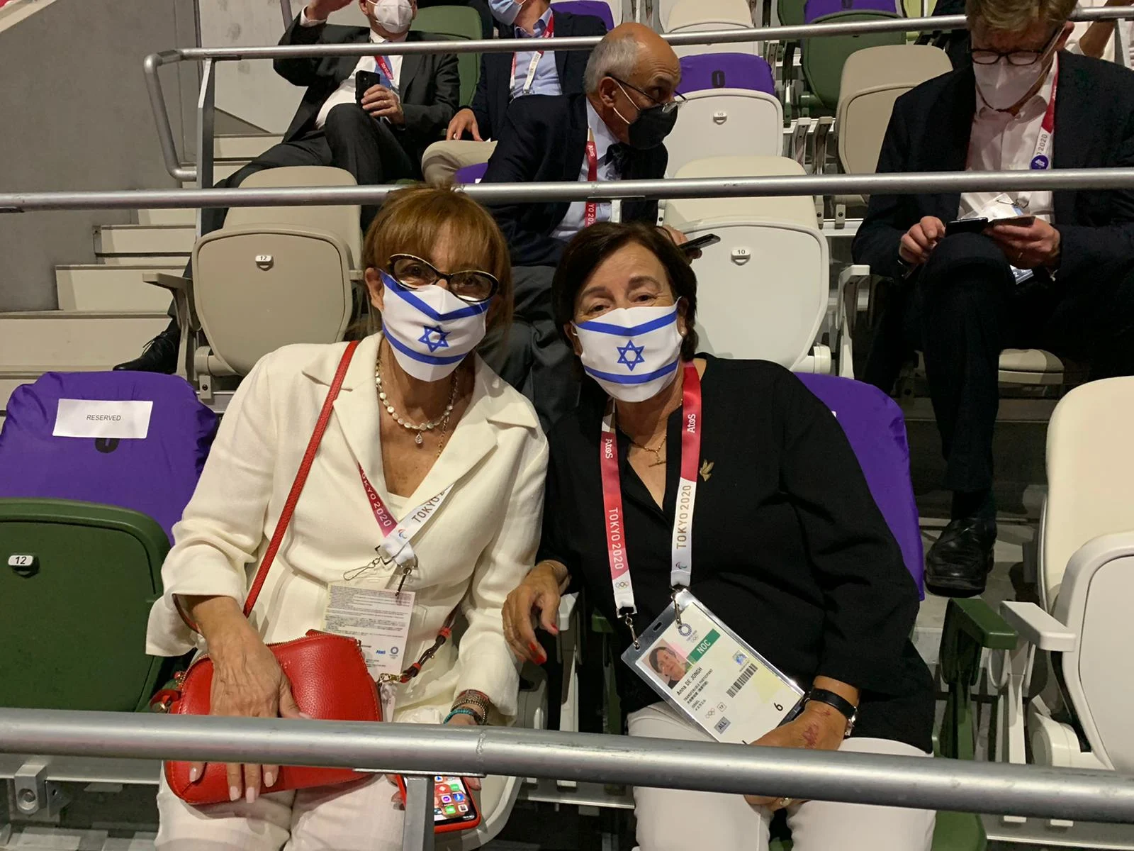 אלמנות הי''א