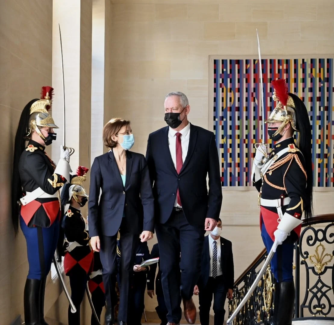 בני גנץ פלורנס פרלי