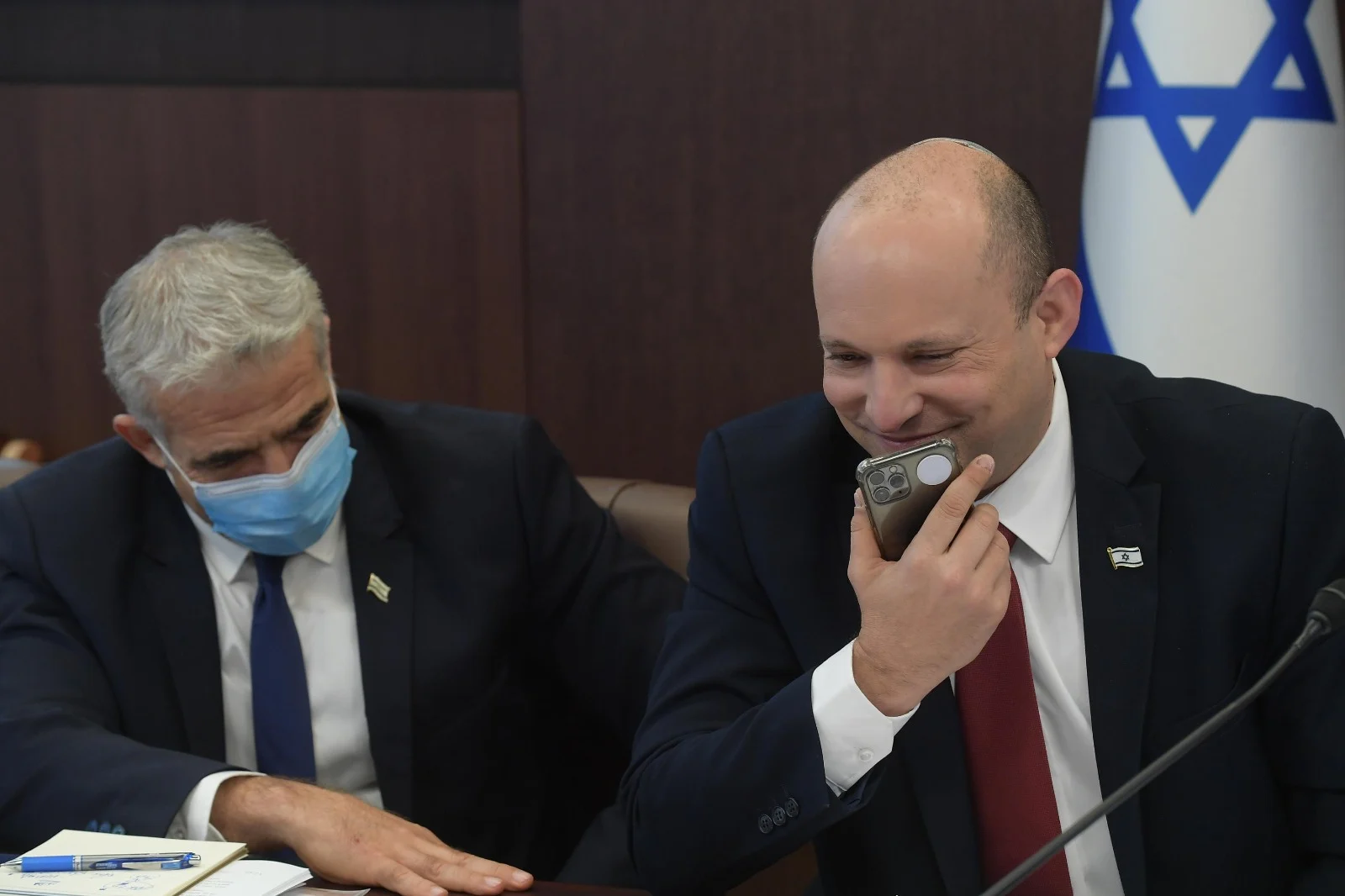 בנט משוחח עם דולגופיאט