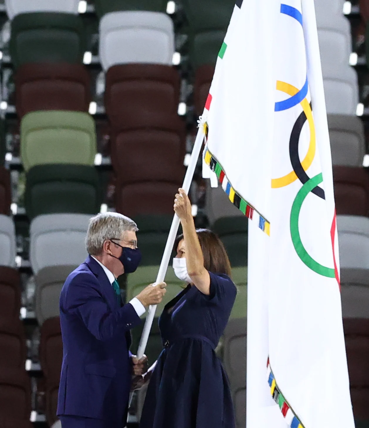 תומאס באך דגל אולימפי אולימפיאדה אן הידלגו פריז טוקיו