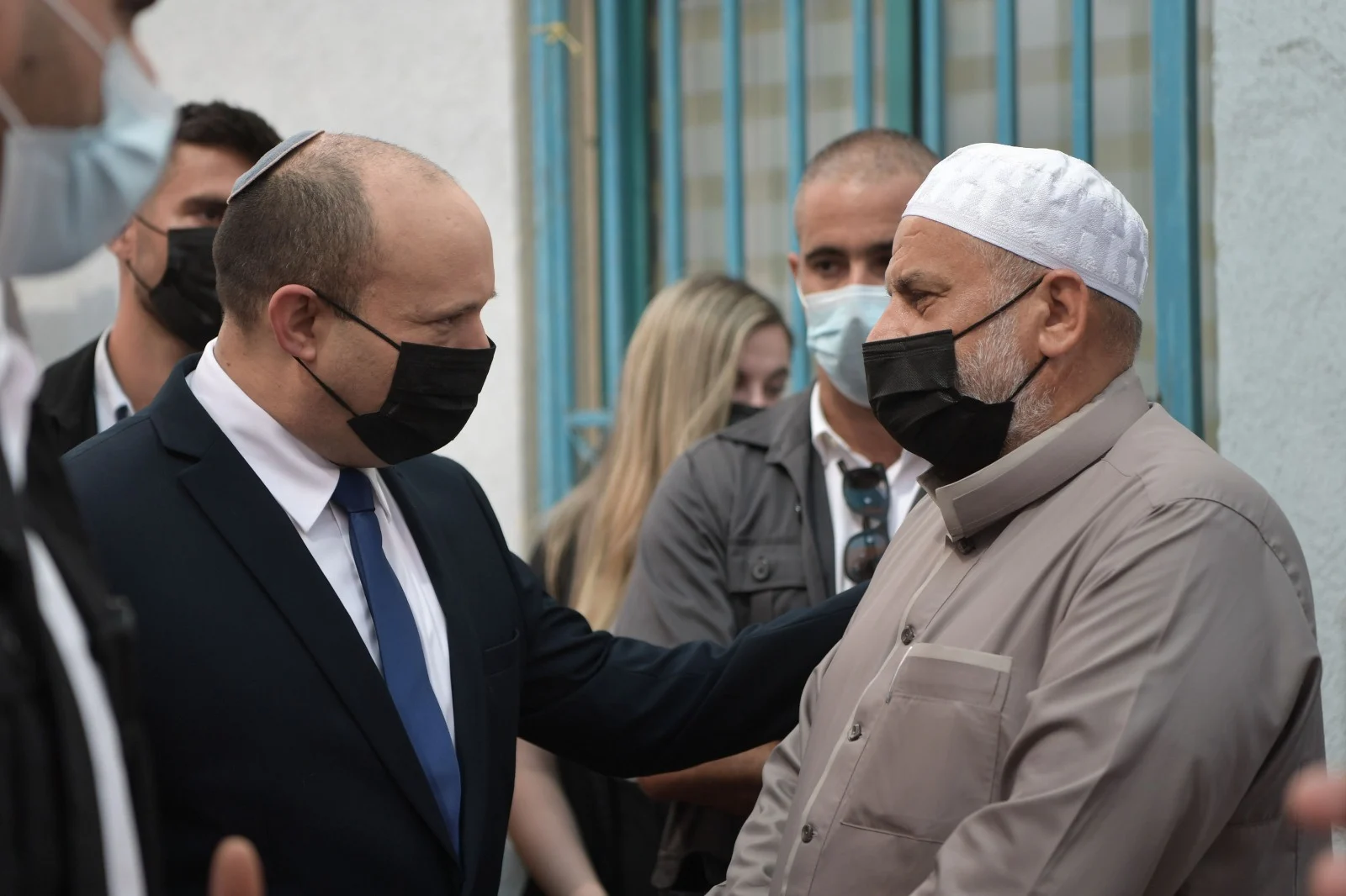 בנט בביקורו בטייבה