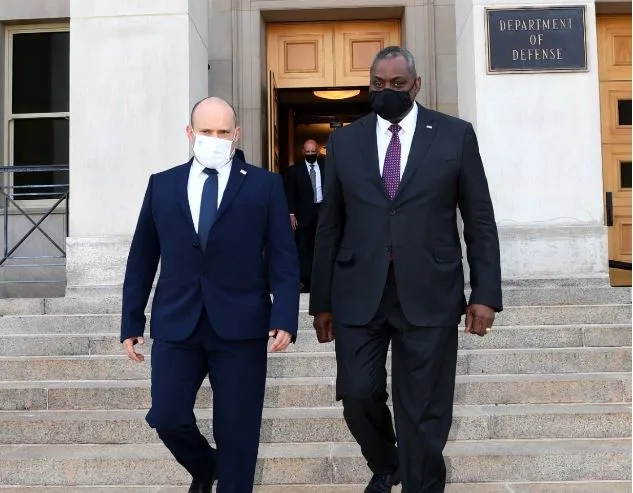 לויד אוסטין ונפתלי בנט