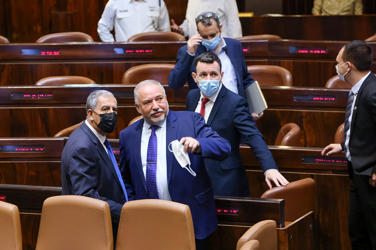 אביגדור ליברמן מיקי לוי ישיבת תקציב מליאה מליאת הכנסת כנסת