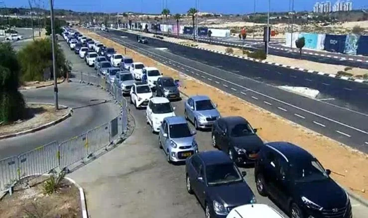 פקקים בכניסה למתחם בדיקות של פיקוד העורף