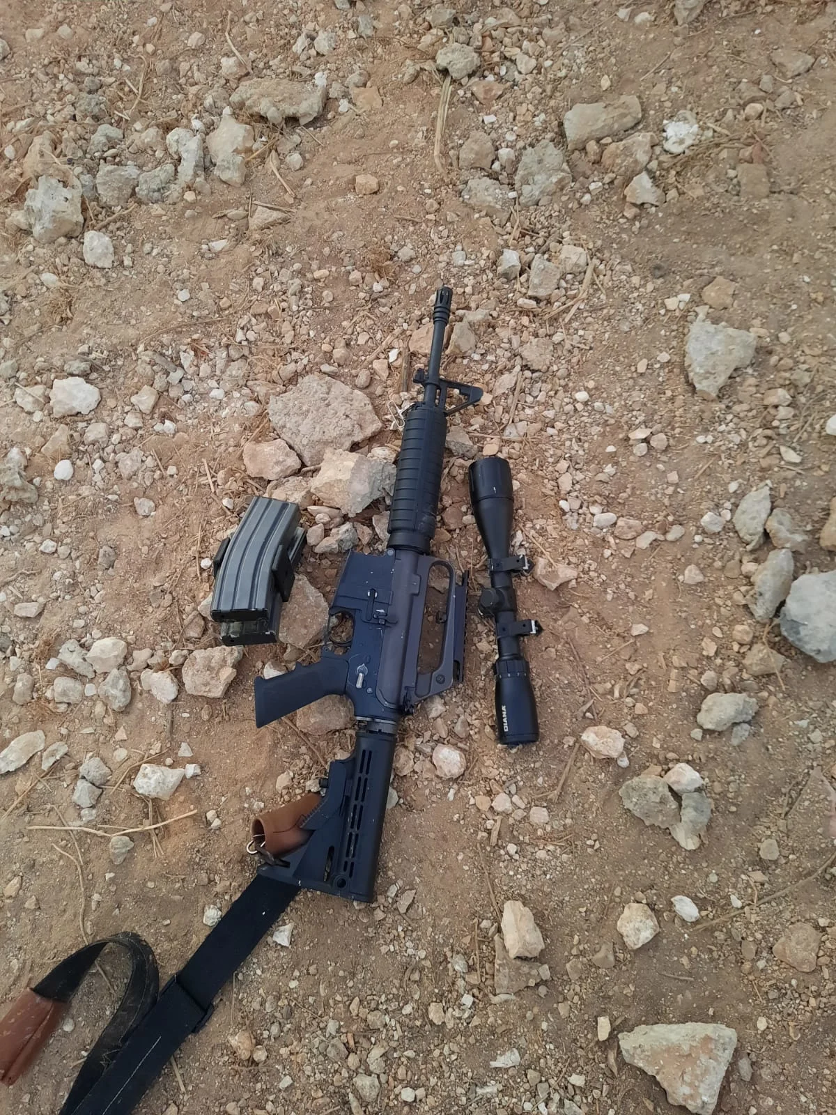 נשק שנתפס בבית המחבל בבורקין