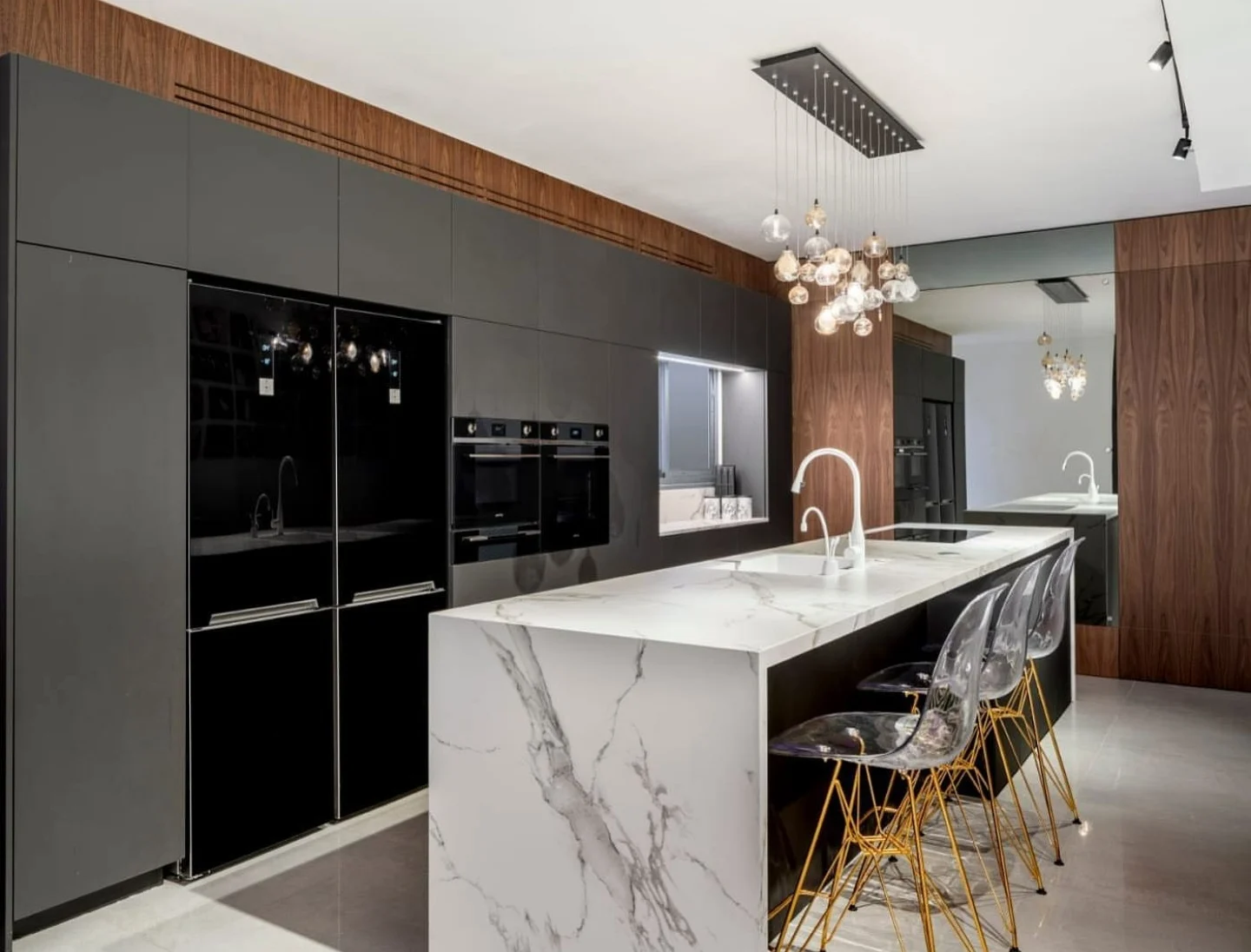 ציפוי שחור מראה וידיות אינטגרליות ע''י סטודיו MODA