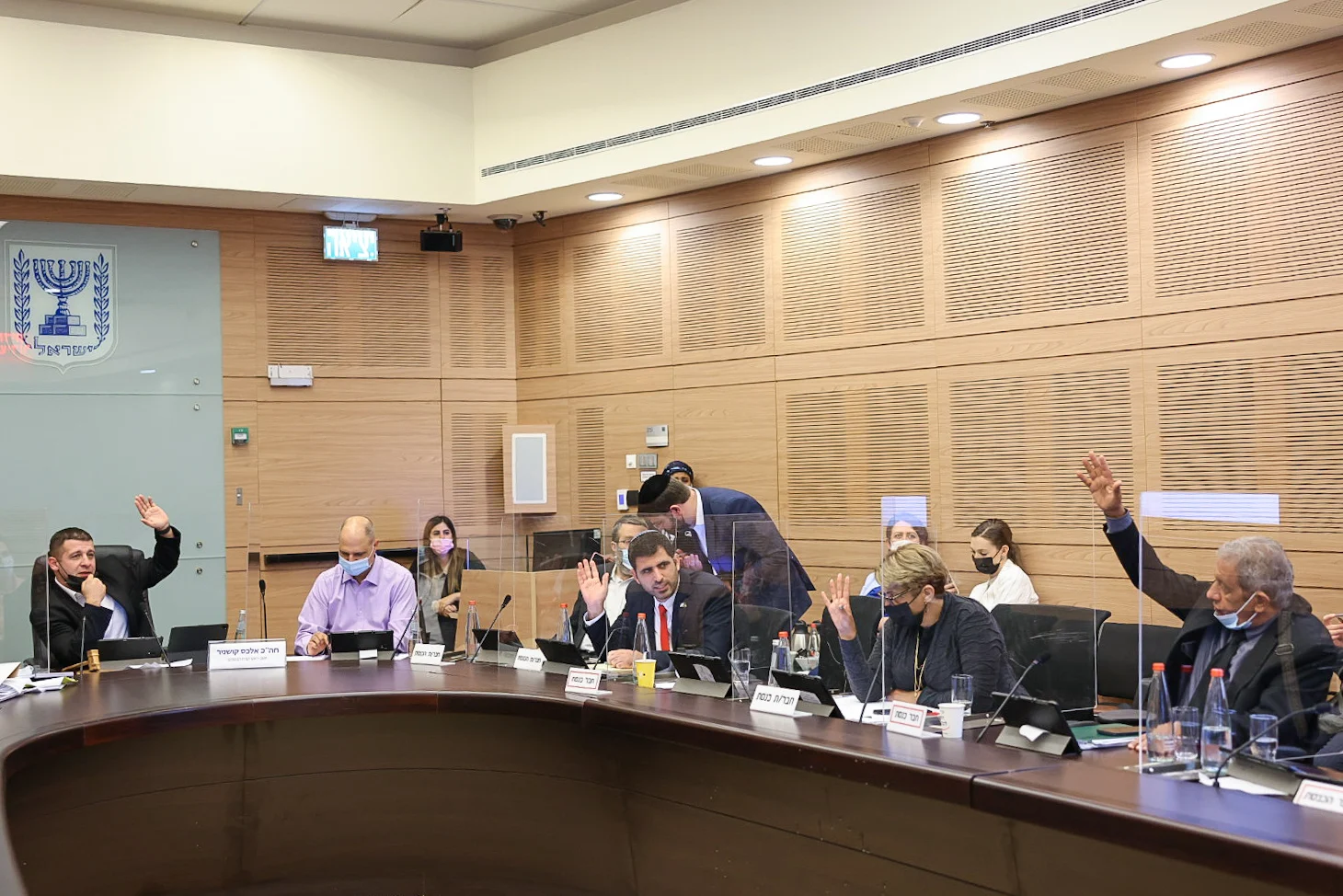 ועדת כספים הצבעה גיל פרישה נשים