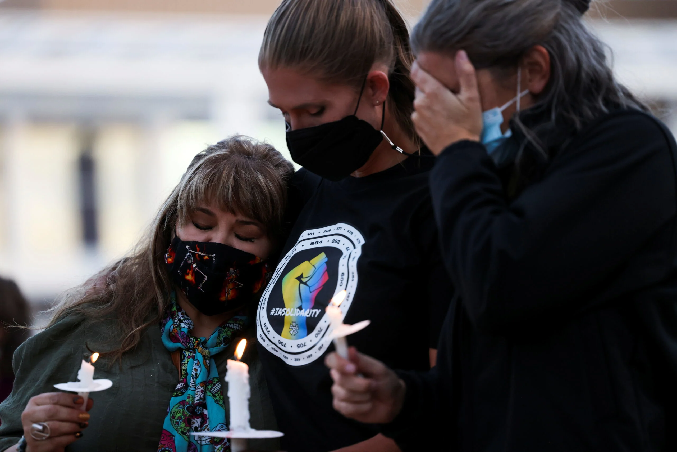 אזכרה לזכר הלנה האצ'ינס צלמת ירי סרט הוליווד אלק בולדווין