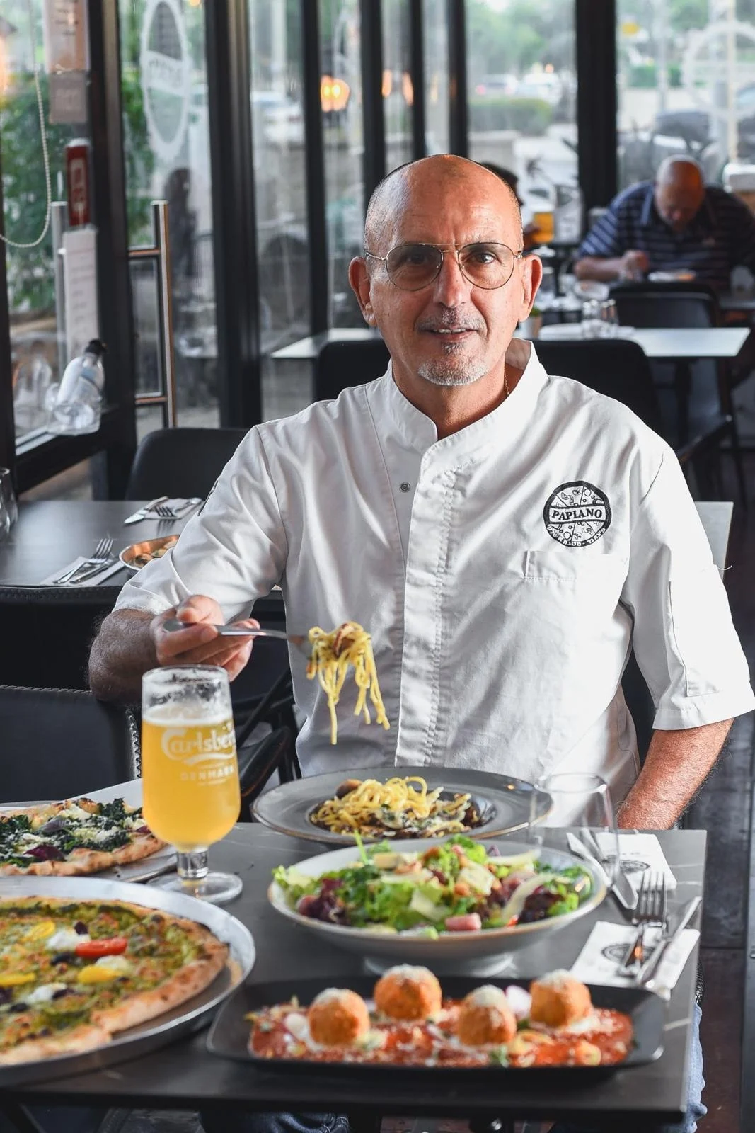 השף במסעדת פאפיאנו