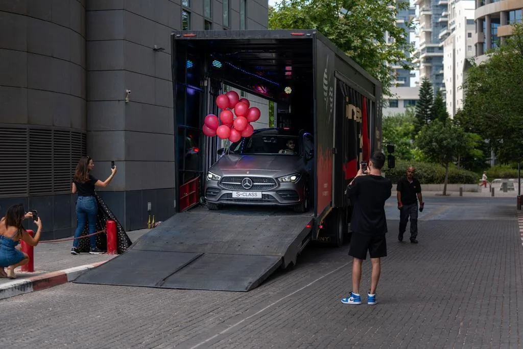 מרצדס משונעת ע''י אלדן שירותי רכב