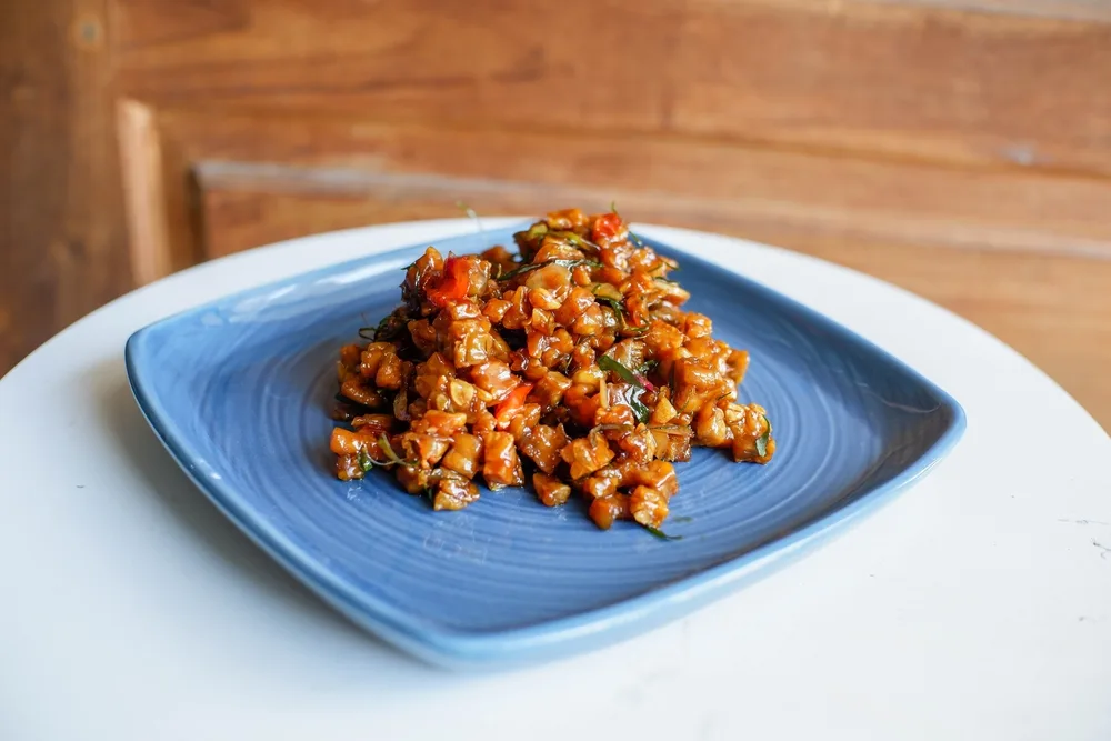 Fried,dried,tempeh,,or,in,indonesia,called,as,kering,tempe,