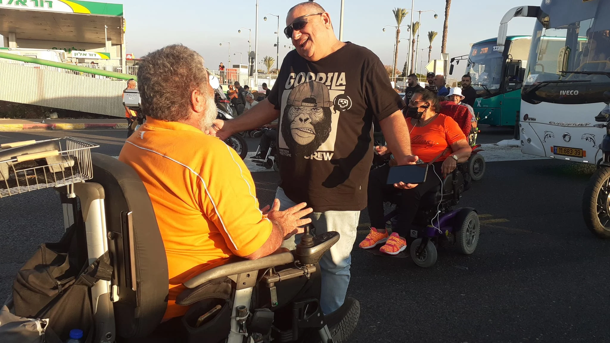 מחאת נכים הנכים נכה כביש החוף יקום חסימה חסימות